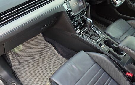 Volkswagen Passat B8 рестайлинг, 2015 год, 1 740 000 рублей, 34 фотография