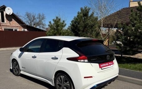 Nissan Leaf II, 2020 год, 2 370 000 рублей, 4 фотография