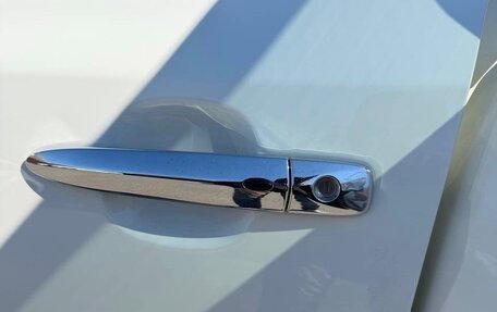 Nissan Leaf II, 2020 год, 2 370 000 рублей, 16 фотография