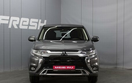 Mitsubishi Outlander III рестайлинг 3, 2019 год, 1 908 000 рублей, 3 фотография