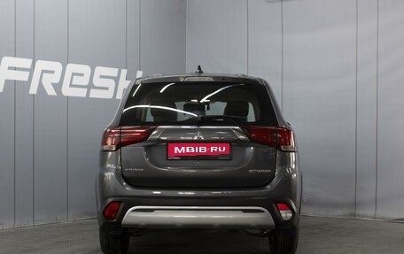 Mitsubishi Outlander III рестайлинг 3, 2019 год, 1 908 000 рублей, 4 фотография