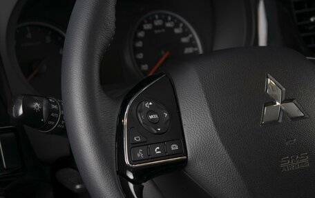 Mitsubishi Outlander III рестайлинг 3, 2019 год, 1 908 000 рублей, 12 фотография