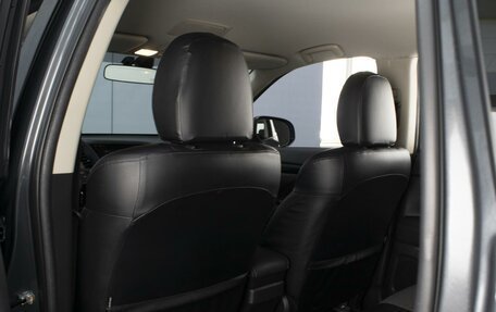 Mitsubishi Outlander III рестайлинг 3, 2019 год, 1 908 000 рублей, 10 фотография