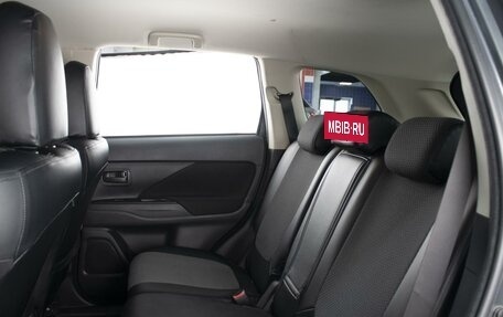 Mitsubishi Outlander III рестайлинг 3, 2019 год, 1 908 000 рублей, 9 фотография