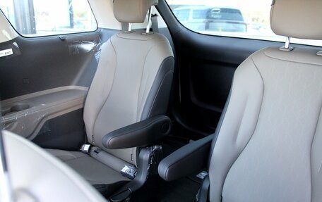 KIA Carnival, 2024 год, 5 750 000 рублей, 11 фотография