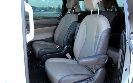 KIA Carnival, 2024 год, 5 750 000 рублей, 10 фотография