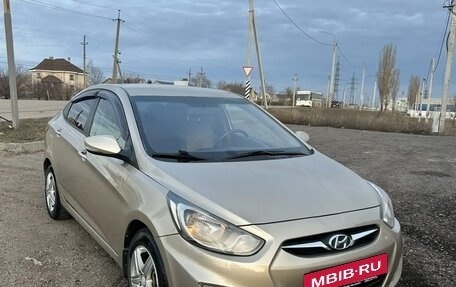 Hyundai Solaris II рестайлинг, 2011 год, 670 000 рублей, 3 фотография