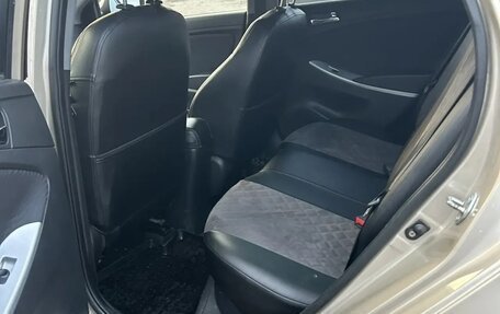 Hyundai Solaris II рестайлинг, 2011 год, 670 000 рублей, 8 фотография