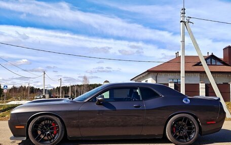 Dodge Challenger III рестайлинг 2, 2019 год, 4 400 000 рублей, 3 фотография