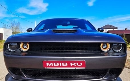 Dodge Challenger III рестайлинг 2, 2019 год, 4 400 000 рублей, 2 фотография