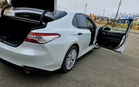 Toyota Camry, 2020 год, 2 800 000 рублей, 10 фотография