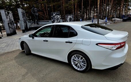 Toyota Camry, 2020 год, 2 800 000 рублей, 12 фотография