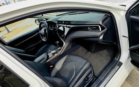 Toyota Camry, 2020 год, 2 800 000 рублей, 14 фотография