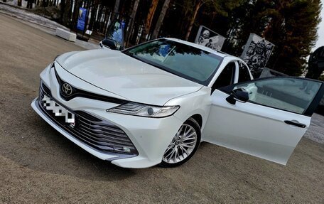 Toyota Camry, 2020 год, 2 800 000 рублей, 3 фотография