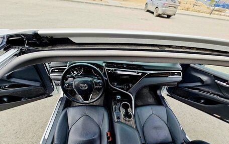 Toyota Camry, 2020 год, 2 800 000 рублей, 21 фотография