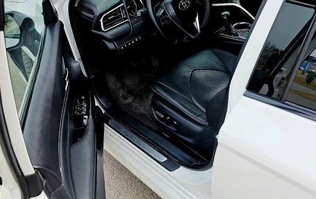 Toyota Camry, 2020 год, 2 800 000 рублей, 13 фотография