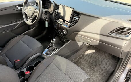 Hyundai Solaris II рестайлинг, 2021 год, 1 750 000 рублей, 9 фотография