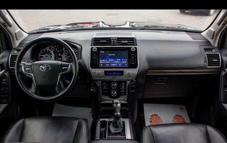 Toyota Land Cruiser Prado 150 рестайлинг 2, 2019 год, 5 999 000 рублей, 14 фотография