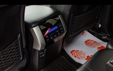 Toyota Land Cruiser Prado 150 рестайлинг 2, 2019 год, 5 999 000 рублей, 13 фотография