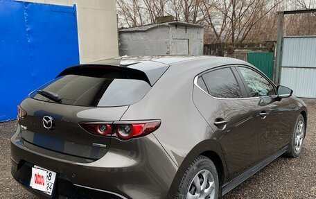 Mazda 3, 2021 год, 1 600 000 рублей, 4 фотография