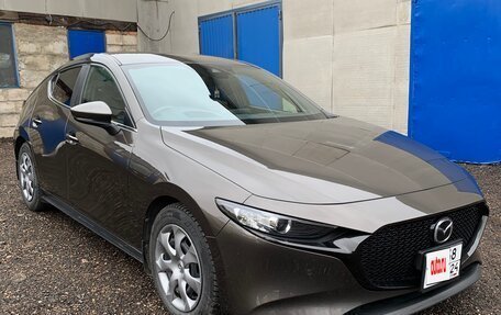 Mazda 3, 2021 год, 1 600 000 рублей, 3 фотография