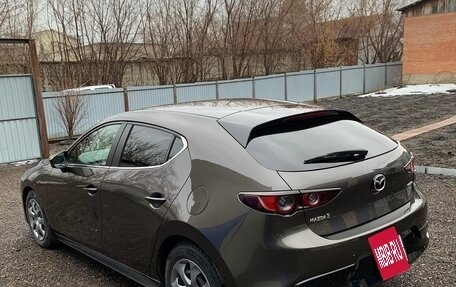 Mazda 3, 2021 год, 1 600 000 рублей, 5 фотография