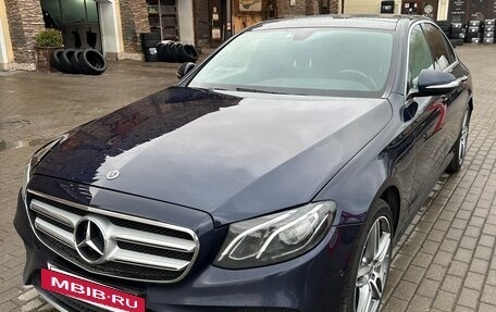 Mercedes-Benz E-Класс, 2018 год, 3 550 000 рублей, 5 фотография