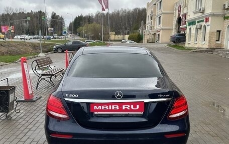 Mercedes-Benz E-Класс, 2018 год, 3 550 000 рублей, 4 фотография