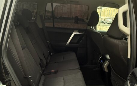 Toyota Land Cruiser Prado 150 рестайлинг 2, 2020 год, 3 600 000 рублей, 5 фотография