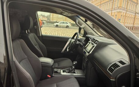 Toyota Land Cruiser Prado 150 рестайлинг 2, 2020 год, 3 600 000 рублей, 8 фотография