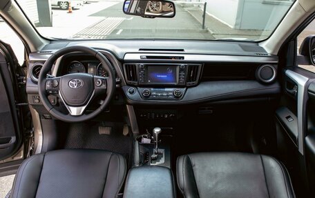 Toyota RAV4, 2019 год, 2 395 000 рублей, 16 фотография