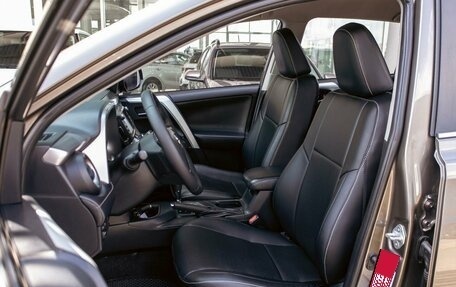 Toyota RAV4, 2019 год, 2 395 000 рублей, 11 фотография