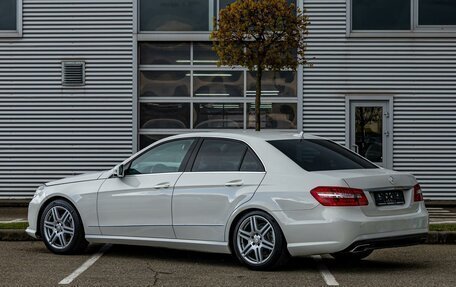 Mercedes-Benz E-Класс, 2011 год, 1 545 000 рублей, 4 фотография