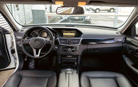 Mercedes-Benz E-Класс, 2011 год, 1 545 000 рублей, 17 фотография