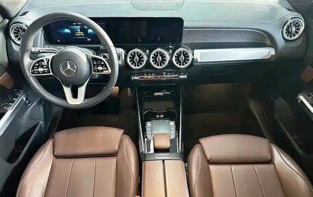 Mercedes-Benz GLB, 2022 год, 2 790 000 рублей, 13 фотография