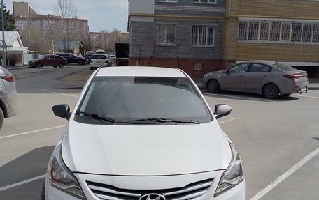 Hyundai Solaris II рестайлинг, 2016 год, 420 000 рублей, 1 фотография