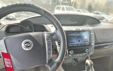 SsangYong Korando Turismo, 2013 год, 1 300 000 рублей, 2 фотография