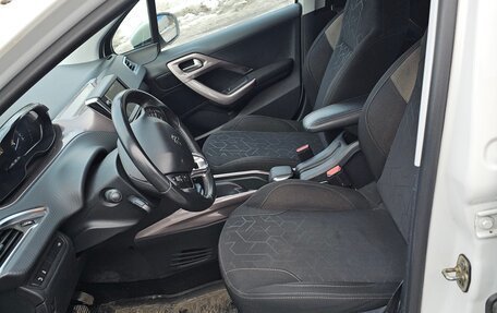 Peugeot 2008 II, 2014 год, 700 000 рублей, 11 фотография