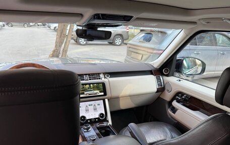 Land Rover Range Rover IV рестайлинг, 2018 год, 8 800 000 рублей, 12 фотография