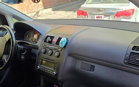 Volkswagen Touran III, 2006 год, 540 000 рублей, 8 фотография