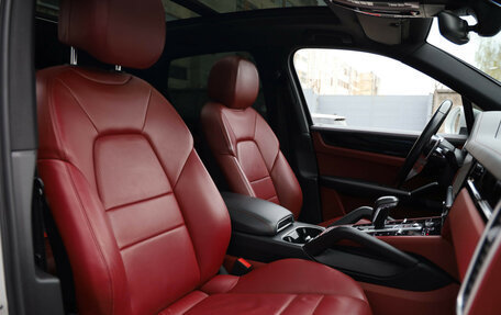 Porsche Cayenne III, 2019 год, 5 569 000 рублей, 10 фотография