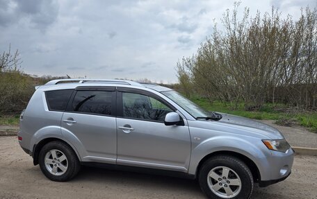 Mitsubishi Outlander III рестайлинг 3, 2007 год, 1 300 000 рублей, 3 фотография