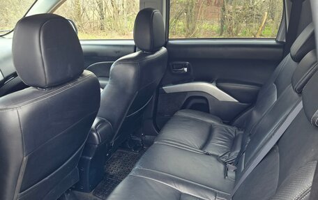 Mitsubishi Outlander III рестайлинг 3, 2007 год, 1 300 000 рублей, 5 фотография