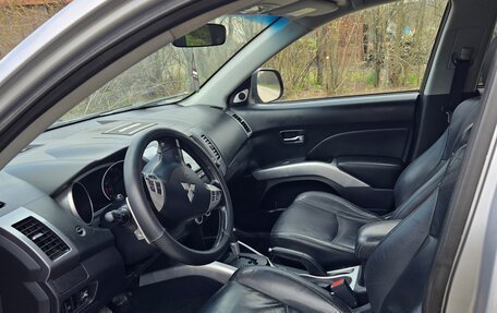 Mitsubishi Outlander III рестайлинг 3, 2007 год, 1 300 000 рублей, 7 фотография