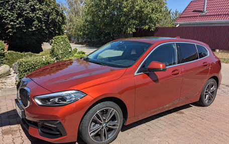 BMW 1 серия, 2020 год, 3 000 000 рублей, 2 фотография