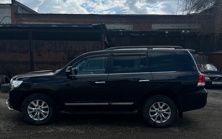 Toyota Land Cruiser 200, 2016 год, 4 900 000 рублей, 3 фотография