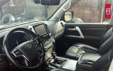 Toyota Land Cruiser 200, 2016 год, 4 900 000 рублей, 7 фотография