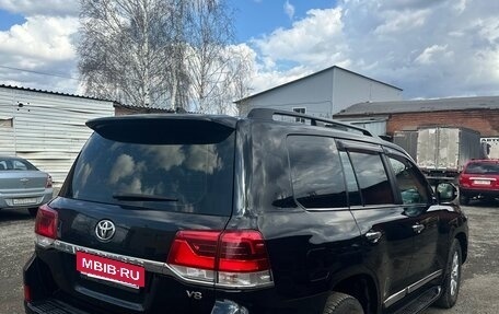 Toyota Land Cruiser 200, 2016 год, 4 900 000 рублей, 5 фотография