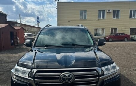Toyota Land Cruiser 200, 2016 год, 4 900 000 рублей, 6 фотография