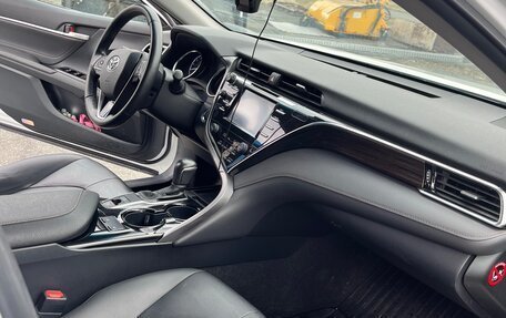 Toyota Camry, 2020 год, 2 650 000 рублей, 5 фотография